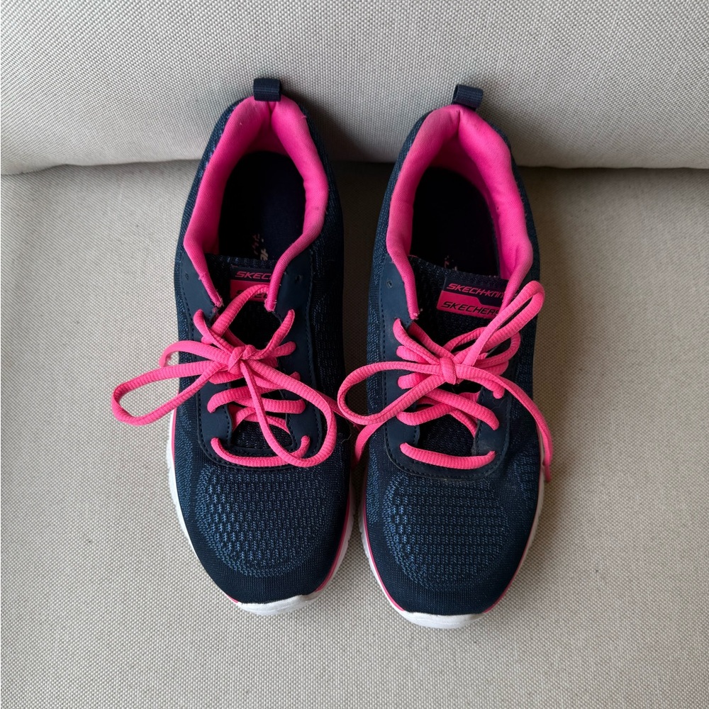 Skechers Women's Navy Sneakers with Pink Highlights